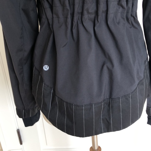 Lululemon Women's Running/Hiking Jacket Black 6 - Picture 10 of 16